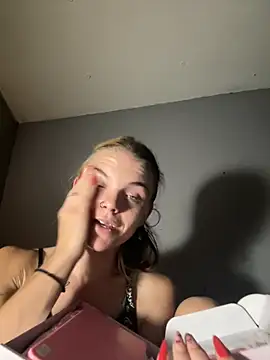 ittybittymeryssa online show from 10-27-25, 06:45