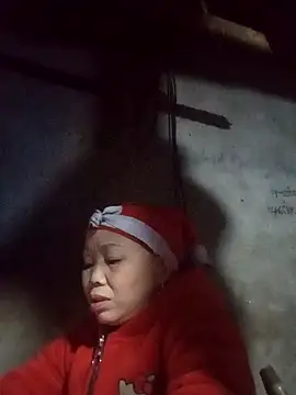  YooY  online show from 11-30-25, 11:03