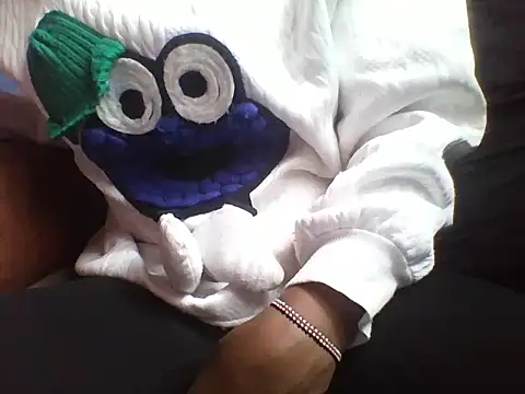 Moongodessy online show from 10-14-25, 01:56