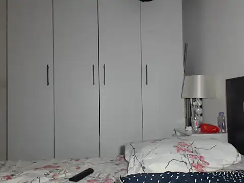 Snapshot of petite_danielle chatting on 10-01-25, 11:00 petite danielle online show from 10-01-25, 11:00