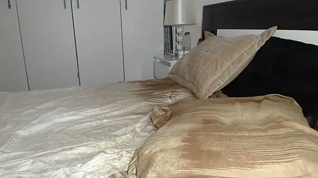 Snapshot of petite_danielle chatting on 11-27-25, 08:55 petite danielle online show from 11-27-25, 08:55