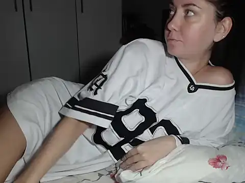 Snapshot of petite_danielle chatting on 12-02-25, 12:27 petite danielle online show from 12-02-25, 12:27