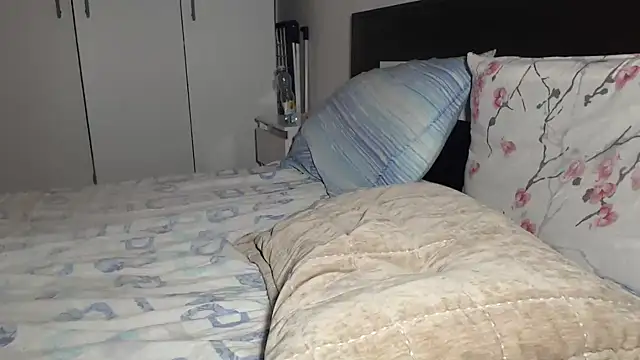 petite danielle online show from 04-18-26, 08:31