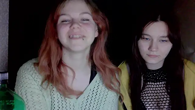 Snapshot of Poppy_sun chatting on 10-24-25, 08:16 Poppy sun online show from 10-24-25, 08:16