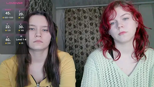 Snapshot of Poppy_sun chatting on 11-29-25, 04:32 Poppy sun online show from 11-29-25, 04:32