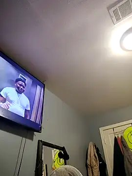 Snapshot of bigb499 chatting on 01-11-26, 05:34 bigb499 online show from 01-11-26, 05:34