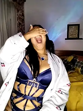 Snapshot of Tigresa23 chatting on 11-11-25, 04:12 Tigresa23 online show from 11-11-25, 04:12