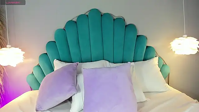 AlassiaHocthner online show from 02-11-26, 11:48