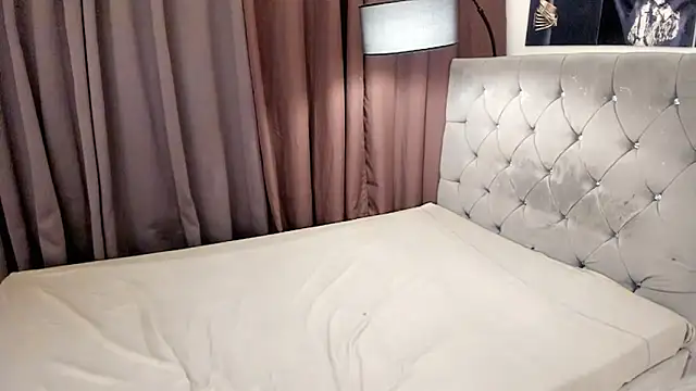 Snapshot of urfantasyhotbaby chatting on 11-30-25, 05:06 urfantasyhotbaby online show from 11-30-25, 05:06