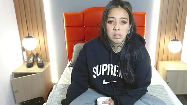 LiaMonroee  online show from 02-17-26, 12:01