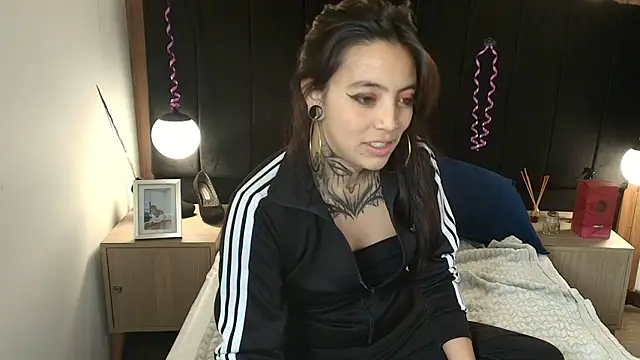 LiaMonroee  online show from 04-06-26, 11:55