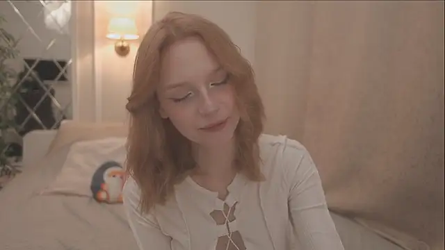 claire bennett online show from 10-08-25, 03:26