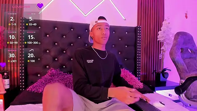 Snapshot of SammyAdams_ chatting on 09-26-25, 09:08 SammyAdams online show from 09-26-25, 09:08