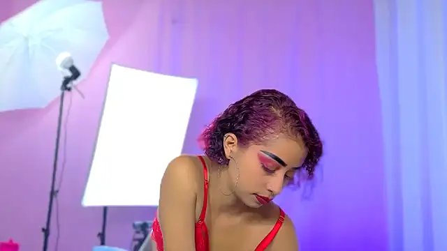 Gabriela Reyes online show from 02-10-26, 03:49