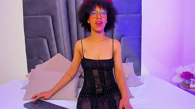 sophie rojas online show from 10-31-25, 10:44