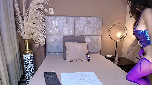 AmaraYasbel online show from 12-20-25, 06:04