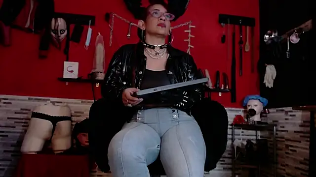 Miss Mirandaa online show from 09-16-25, 05:08