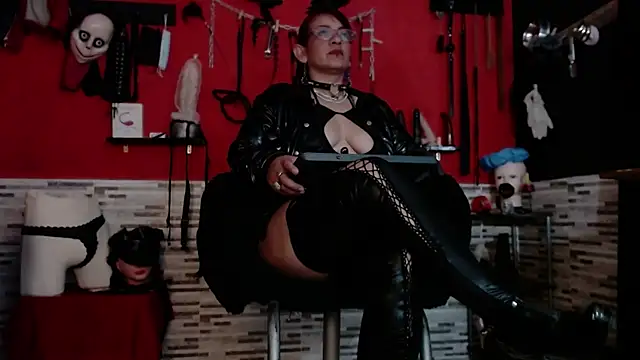 Miss Mirandaa online show from 10-17-25, 03:31