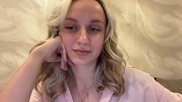 Snapshot of AdeleEverhart chatting on 12-02-25, 07:20 AdeleEverhart online show from 12-02-25, 07:20