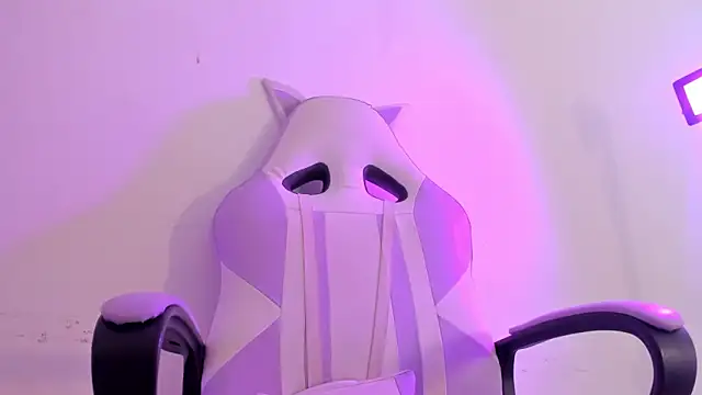 Gabrielaa Miller  online show from 11-22-25, 07:13