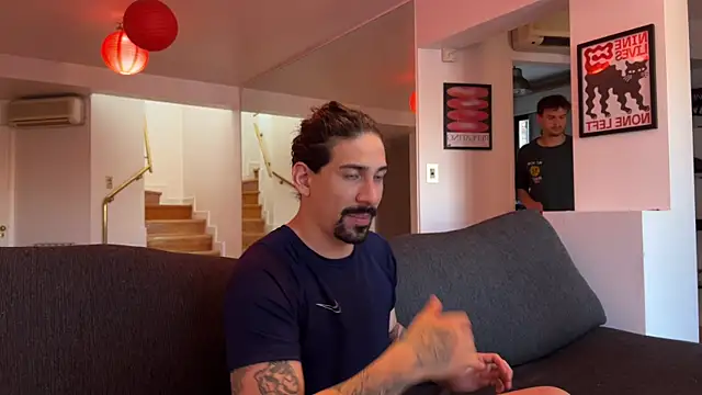 Snapshot of lenruy chatting on 11-03-25, 10:10 lenruy online show from 11-03-25, 10:10