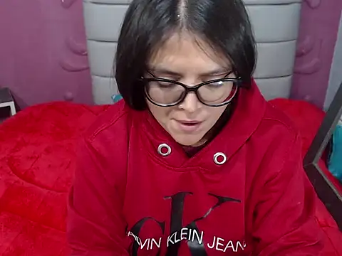 Cailing Zu online show from 12-05-25, 07:39