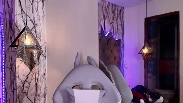 Zami Escobar of online show from 03-12-26, 04:13