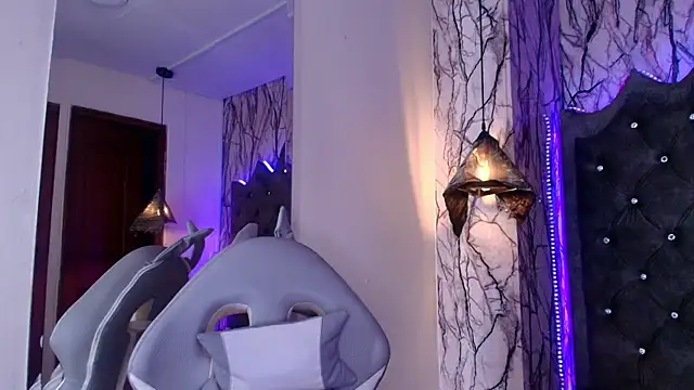 Zami Escobar of online show from 04-01-26, 04:15