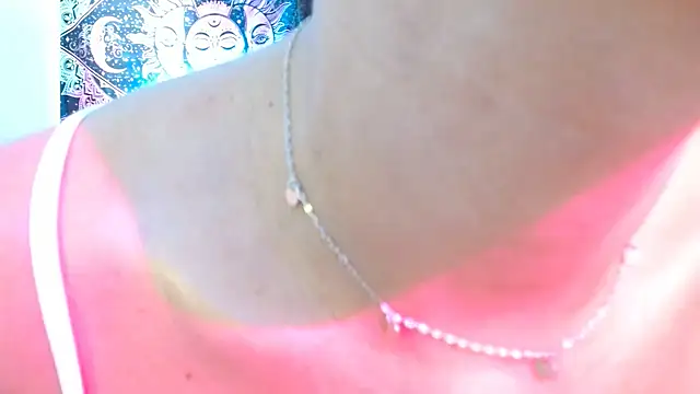 Snapshot of lilithxy chatting on 10-20-25, 05:35 lilithxy online show from 10-20-25, 05:35