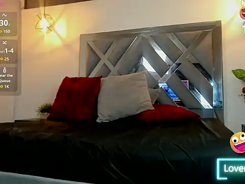 Snapshot of Candy_Hott7 chatting on 10-17-25, 08:00 Candy Hott7 online show from 10-17-25, 08:00