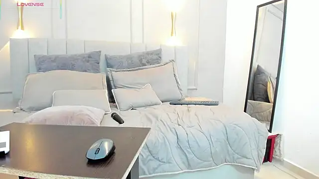 victoria bourne online show from 01-09-26, 07:04