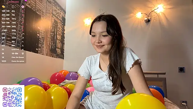 Snapshot of KiraVelvet chatting on 09-12-25, 09:42 KiraVelvet online show from 09-12-25, 09:42