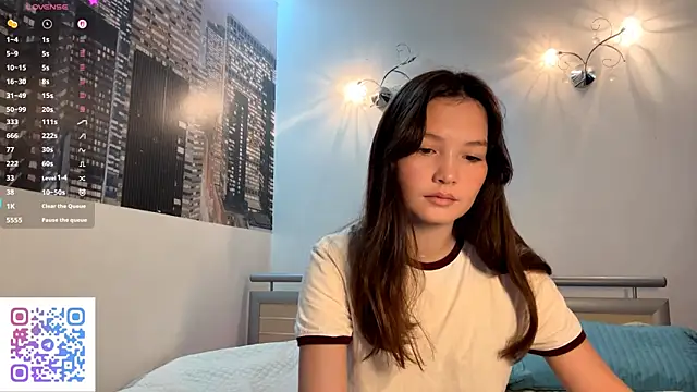 Snapshot of KiraVelvet chatting on 09-27-25, 08:08 KiraVelvet online show from 09-27-25, 08:08