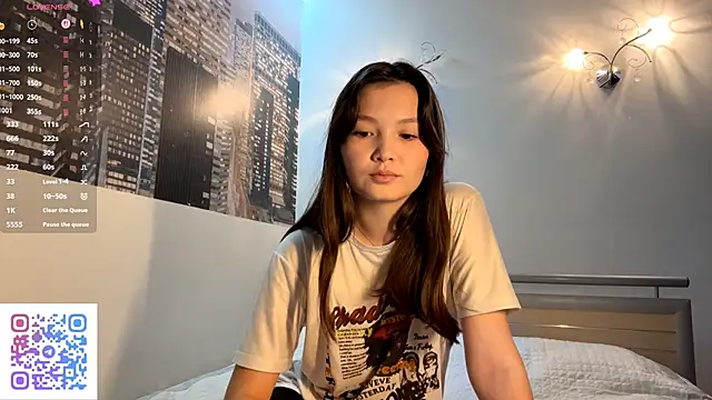 Snapshot of KiraVelvet chatting on 09-28-25, 10:09 KiraVelvet online show from 09-28-25, 10:09