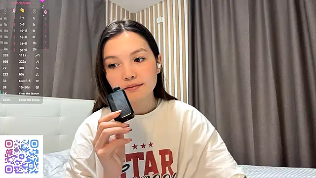 Snapshot of KiraVelvet chatting on 10-01-25, 06:03 KiraVelvet online show from 10-01-25, 06:03