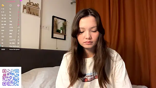 Snapshot of KiraVelvet chatting on 10-03-25, 04:26 KiraVelvet online show from 10-03-25, 04:26