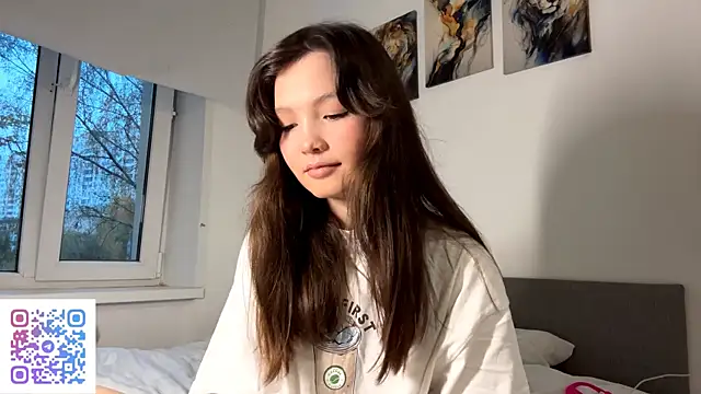 Snapshot of KiraVelvet chatting on 10-06-25, 02:14 KiraVelvet online show from 10-06-25, 02:14