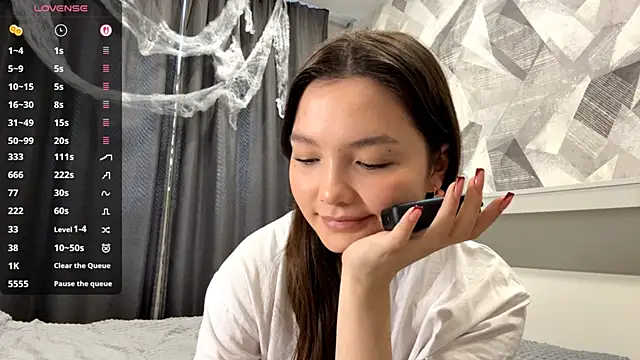 Snapshot of KiraVelvet chatting on 11-01-25, 09:44 KiraVelvet online show from 11-01-25, 09:44