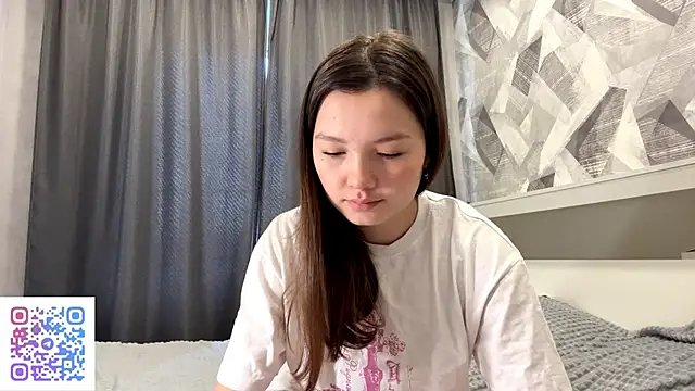 Snapshot of KiraVelvet chatting on 11-08-25, 09:20 KiraVelvet online show from 11-08-25, 09:20