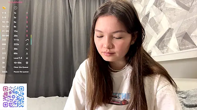 Snapshot of KiraVelvet chatting on 11-15-25, 07:10 KiraVelvet online show from 11-15-25, 07:10