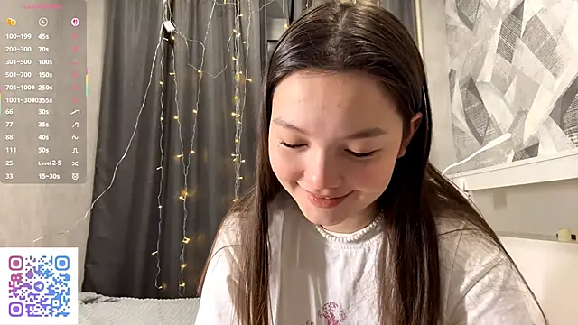 Snapshot of KiraVelvet chatting on 12-14-25, 05:07 KiraVelvet online show from 12-14-25, 05:07