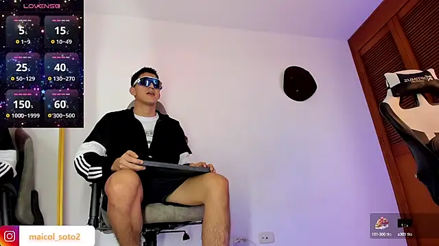 sotooliver3 online show from 10-10-25, 08:41