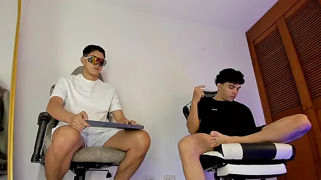 sotooliver3 online show from 02-22-26, 08:40