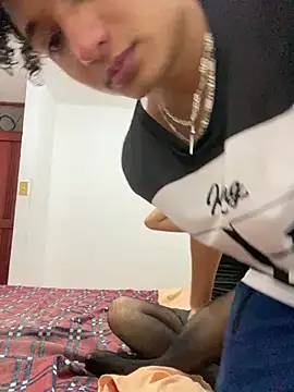 Snapshot of Nezuko-uWux chatting on 09-14-25, 04:22 Nezuko-uWux online show from 09-14-25, 04:22