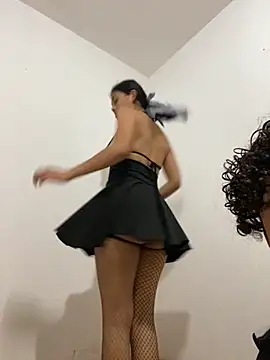 Snapshot of Nezuko-uWux chatting on 09-20-25, 02:12 Nezuko-uWux online show from 09-20-25, 02:12