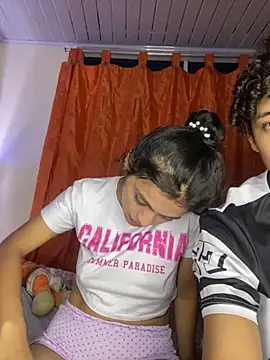 Snapshot of Nezuko-uWux chatting on 09-26-25, 06:28 Nezuko-uWux online show from 09-26-25, 06:28