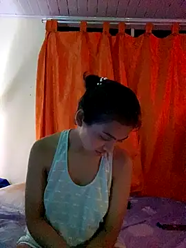 Snapshot of Nezuko-uWux chatting on 10-17-25, 05:43 Nezuko-uWux online show from 10-17-25, 05:43