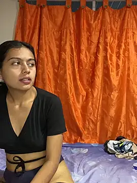 Snapshot of Nezuko-uWux chatting on 10-25-25, 11:43 Nezuko-uWux online show from 10-25-25, 11:43