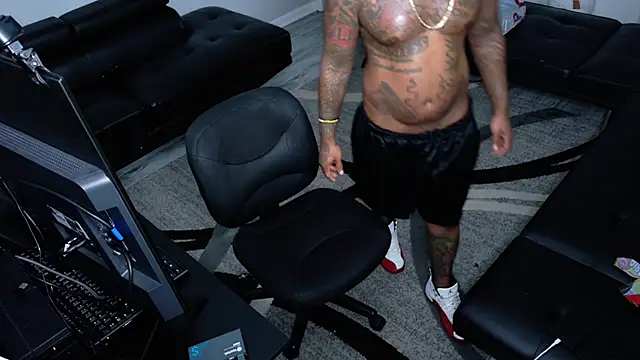 SLANGONDEMHOES online show from 04-13-26, 05:24