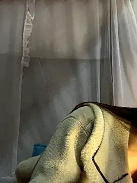 Snapshot of Hinne07 chatting on 12-01-25, 12:15 Hinne07 online show from 12-01-25, 12:15